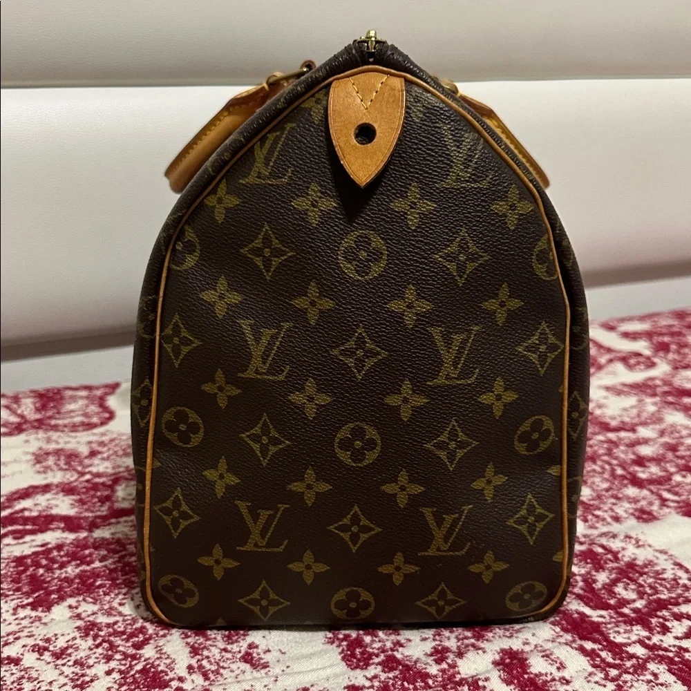Louis Vuitton Monogram Speedy 40